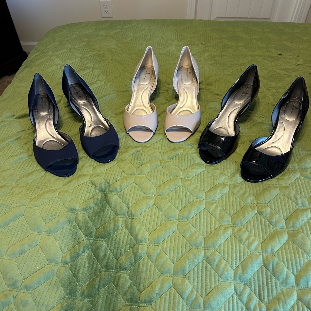 Bandolino Heels Bundle – Size 10 – 3 Pairs (Navy, Nude, Black)